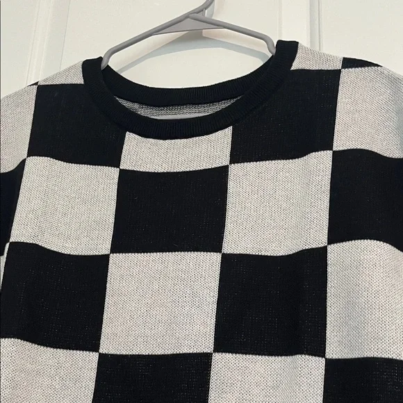 Chic Checkered Crew Neck Sweater - Picture 4 of 6